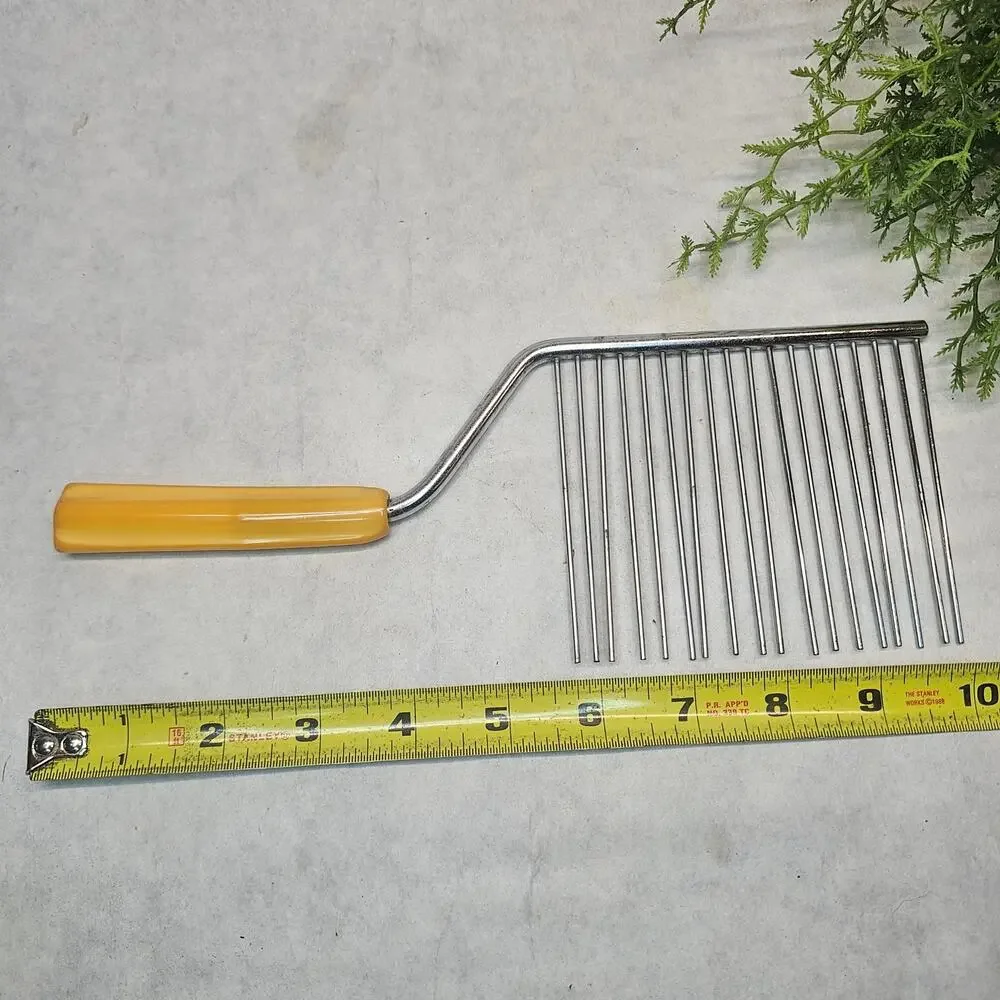 Vintage ButterScotch Bakelite Handle Angel Food Cake Cutter Slicer Breaker Comb